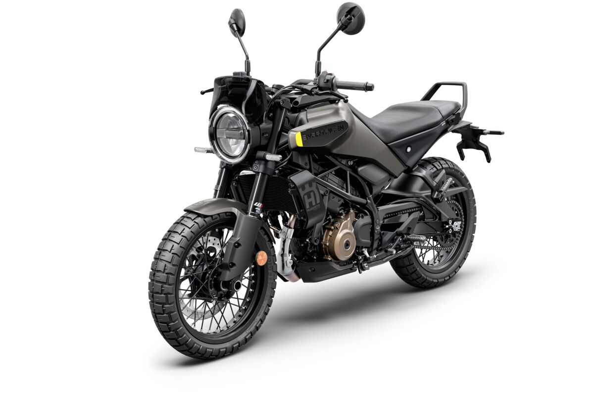 Husqvarna svartpilen 125 on sale on road price